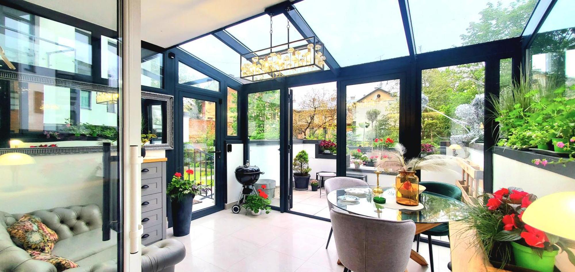 Apart-Terrace On Baker Street ลวีฟ ภายนอก รูปภาพ