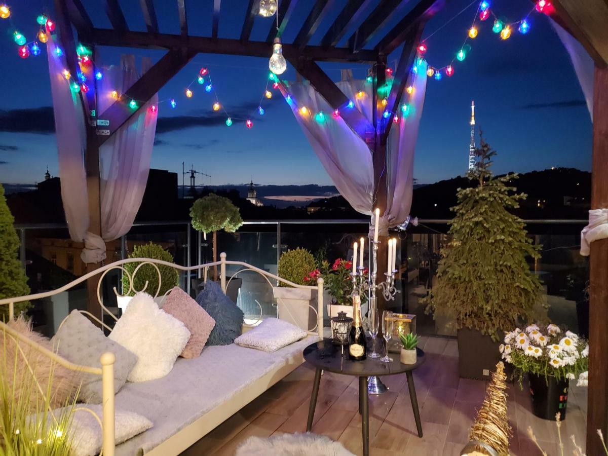 Apart-Terrace On Baker Street ลวีฟ ภายนอก รูปภาพ